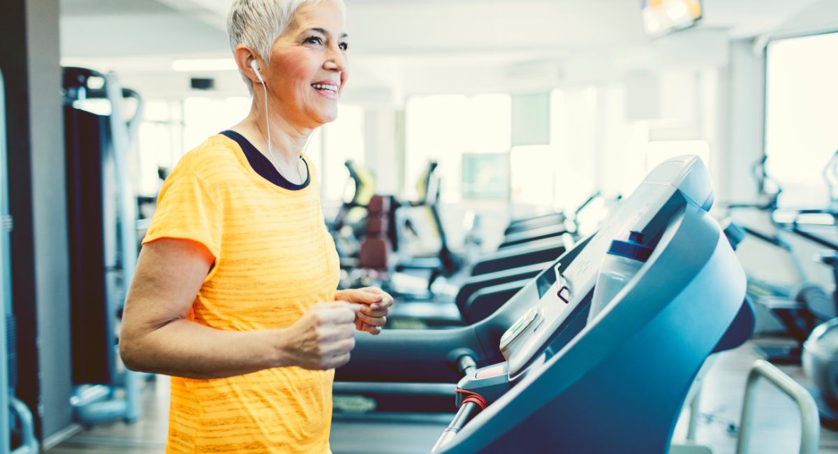 ¿Hacer ejercicio te hace parecer más joven? Beneficios del ejercicio